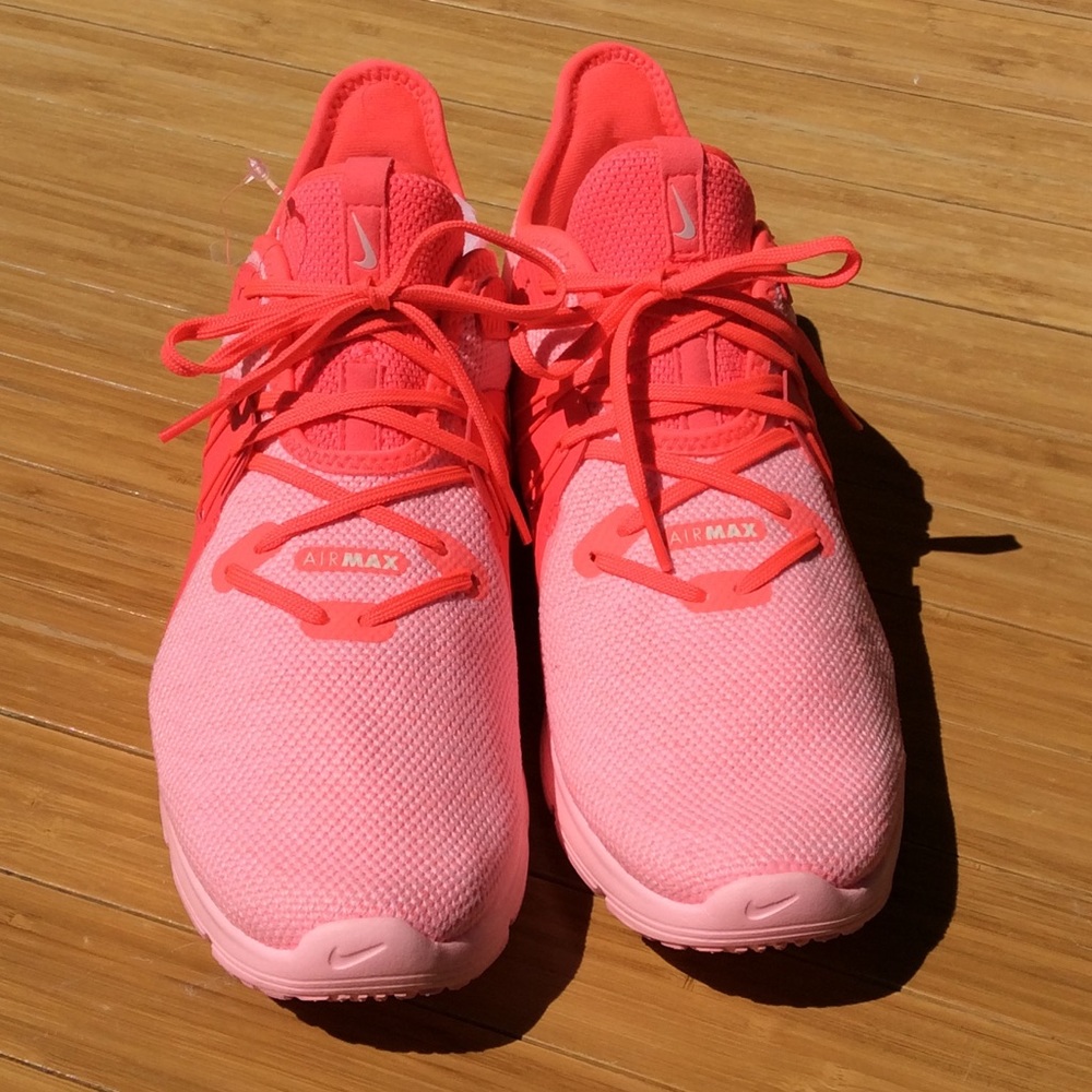 NIKE Women’s Air Max Sequent 3 Running Shoes 10 - Picture 5 of 8